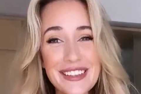 Fans all say the same thing as Paige Spiranac bizarrely gives tutorial on eating hotdogs while in American flag bikini