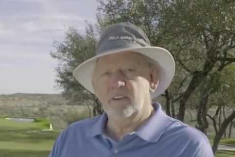 Legendary coach Dave Pelz has rebuilt four iconic golf holes in his garden and charges stars £25k a DAY for lessons