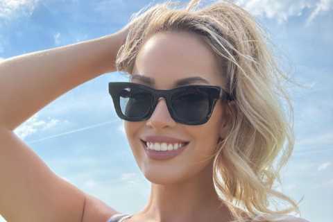 ‘World’s strongest zipper’ – Paige Spiranac sends fans wild with busty display in very low-cut top