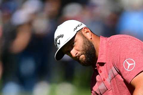 What is a birdie in golf and what does it mean?