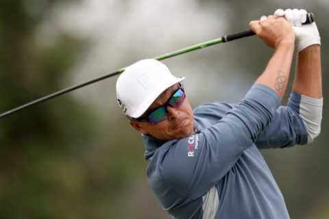 Rickie Fowler and Xander Schauffele equal the LOWEST-EVER round in a Major both shooting 62 in stunning US Open start