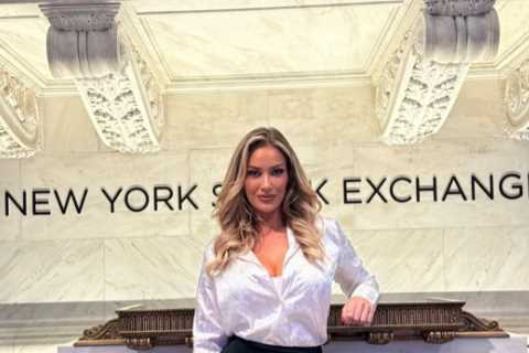 Paige Spiranac flaunts toned legs in revealing outfit that’s ‘party in the back’