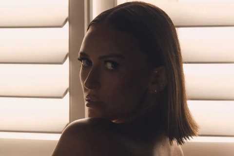 Golf Wag Paulina Gretzky risks Instagram ban with topless tease