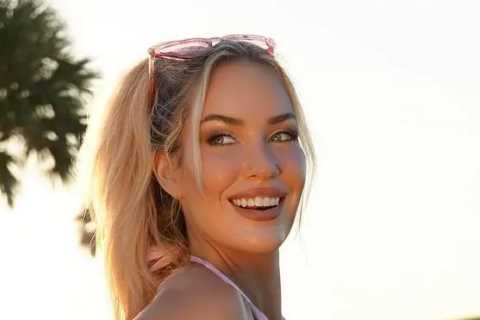 Paige Spiranac's Latest Selfie Shake-Up Leaves Fans Stunned